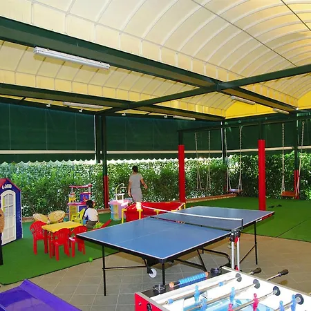 بيت للعطل Near With Pool تْشيفالو
